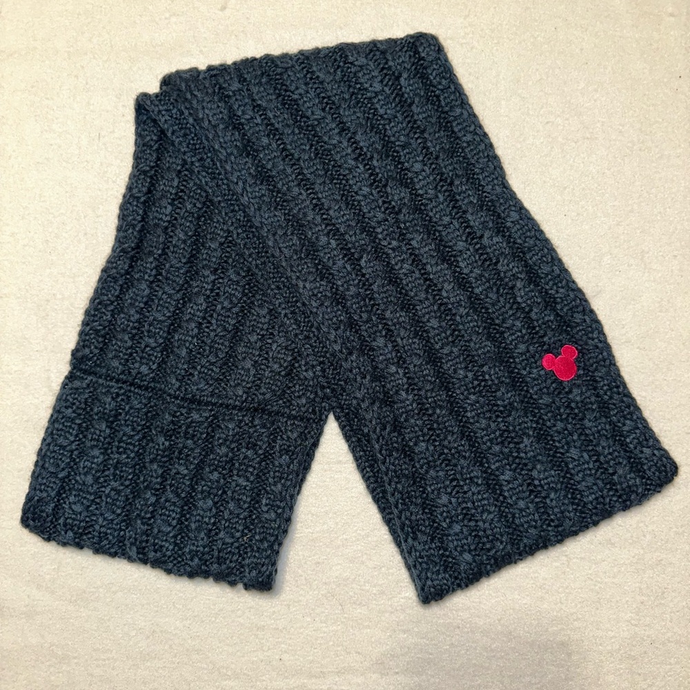 Disney parks women’s Mickey Mouse infinity scarf Minnie Mouse knit pink woven